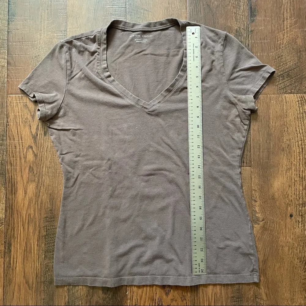 NEW YORK & COMPANY t-shirt - Image 6
