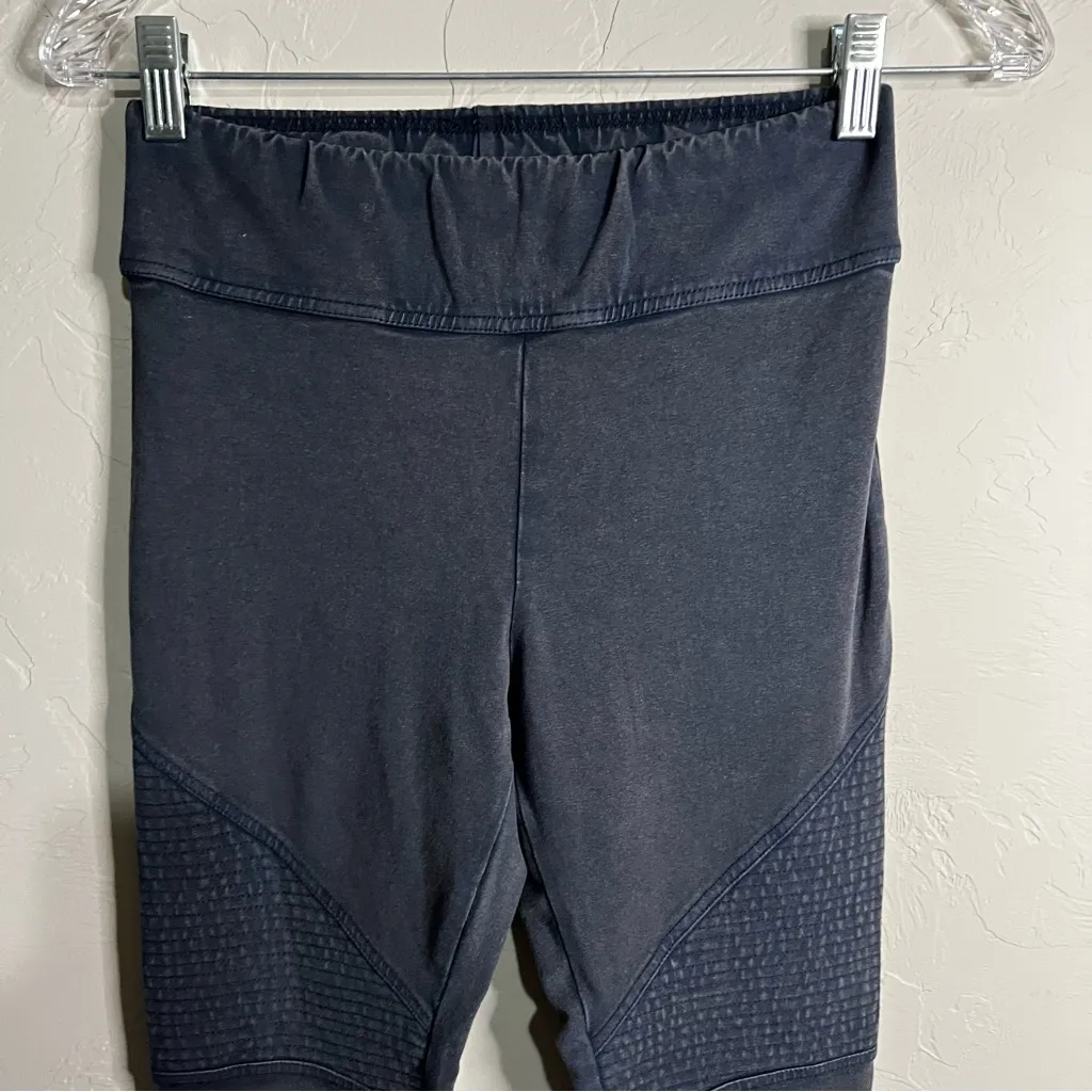 Sundance Evolve Washed Black Sun-washed Moto Leggings - Image 4