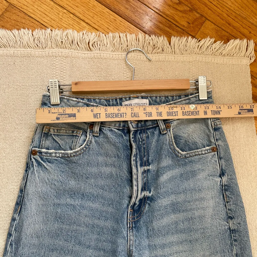 Zara Mom Fit Jeans Size 4 - Image 4