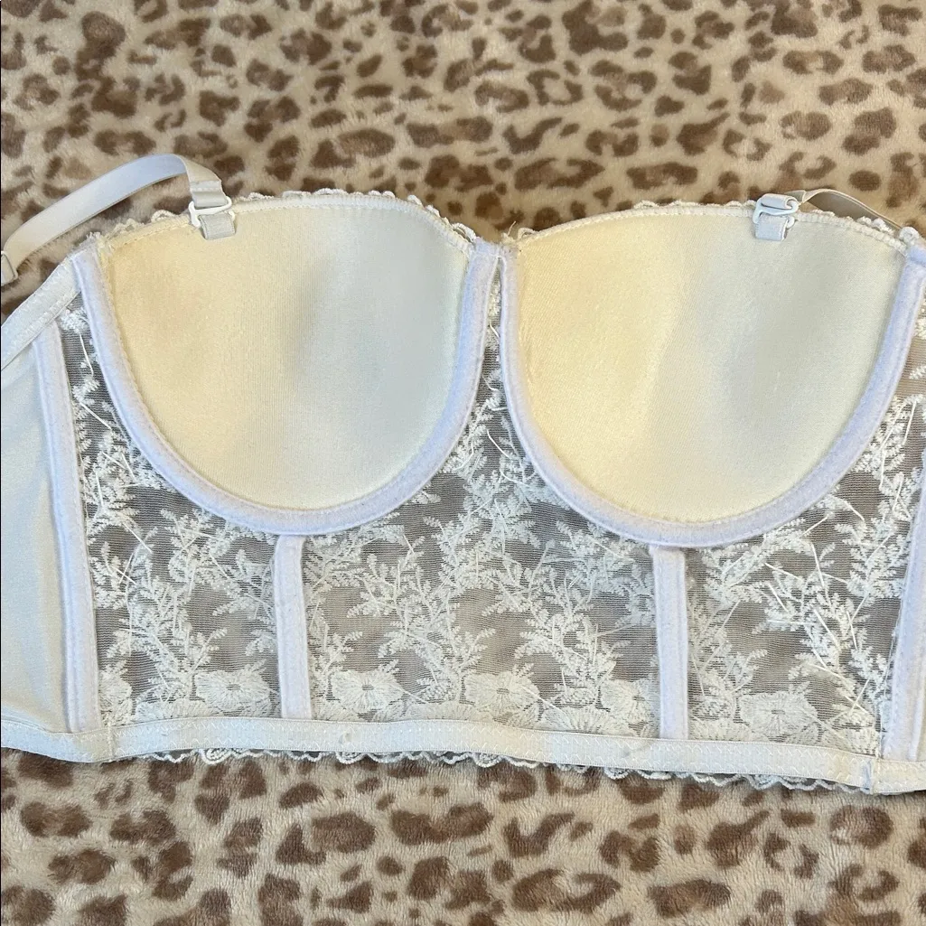 Windsor Lace Beaded Bustier in White - Image 5