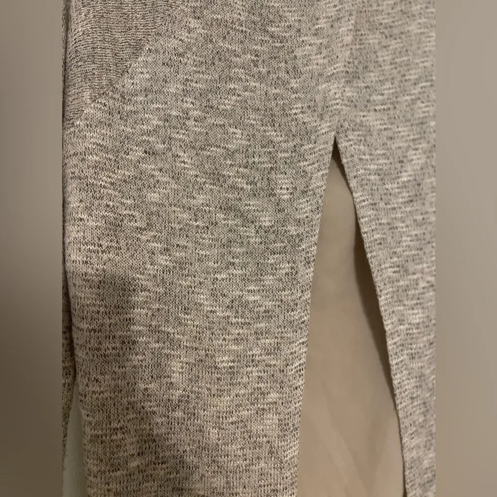 | soft tan/beige long sleeve top - Image 4