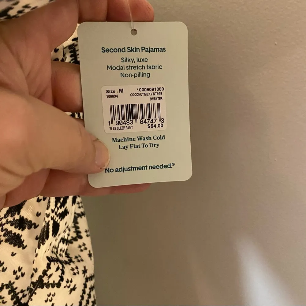 Tommy John Second Skin pj set size medium. Silky, luxe, modal stretch. Pockets. Black - Image 8