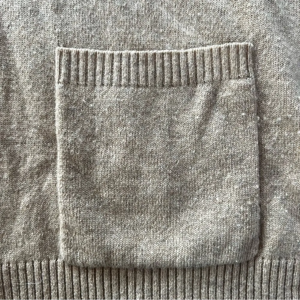 Aritzia Babaton tan beige cashmere button up cardigan sweater sz medium - Image 7