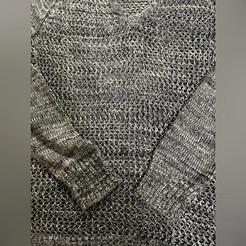 Roxy Heather Gray Knit Sleeve Crochet Long Sleeve V Neck Sweater M Junior’s - Image 3