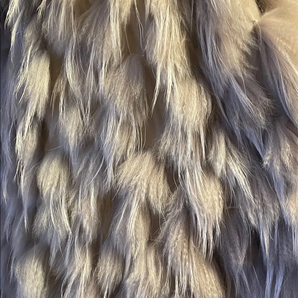 Elegant Raccoon Fur From Finland Long Vest Size 12 - Image 6