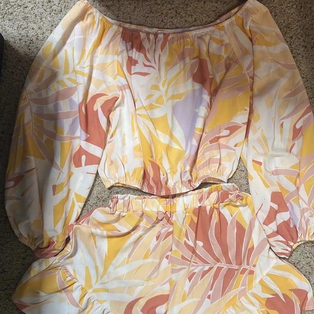 Pink Lily 2 Piece Matching Set Summer Tropical Shorts and Flowy Top - Image 2