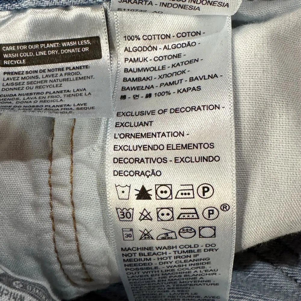 Levi’s 501 SZ W30 Jean Shorts Button-Fly Distressed Light Wash Frayed Hems Blue - Image 9