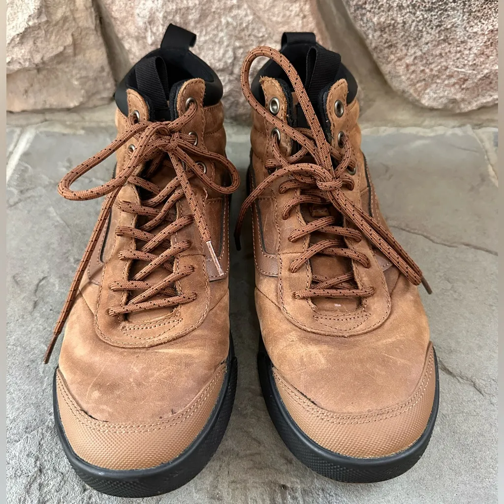 VANS ULTRARANGE HI
MTE DACHSHUND/BLACK UNISEX Leather Sneaker Boot Shoes - Image 5