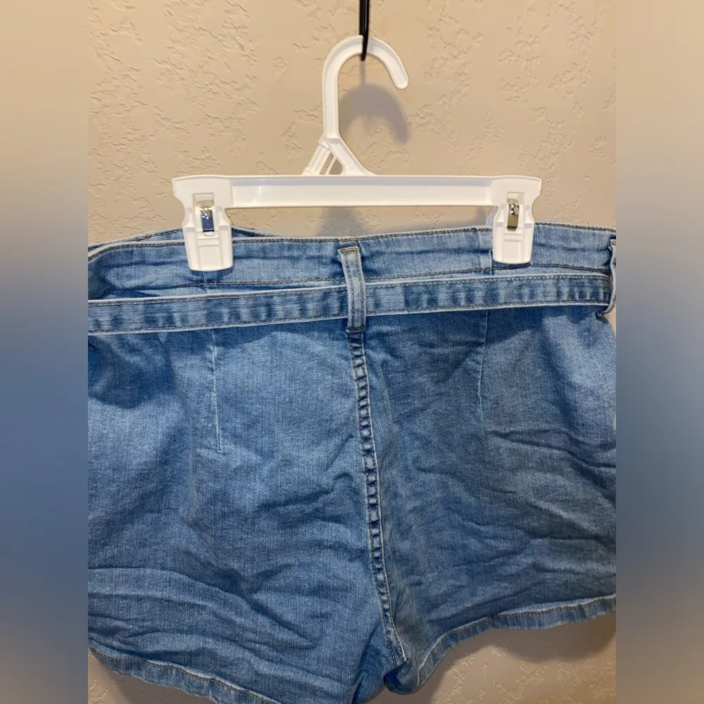 Stitch Fix Shorts 32 - Image 5