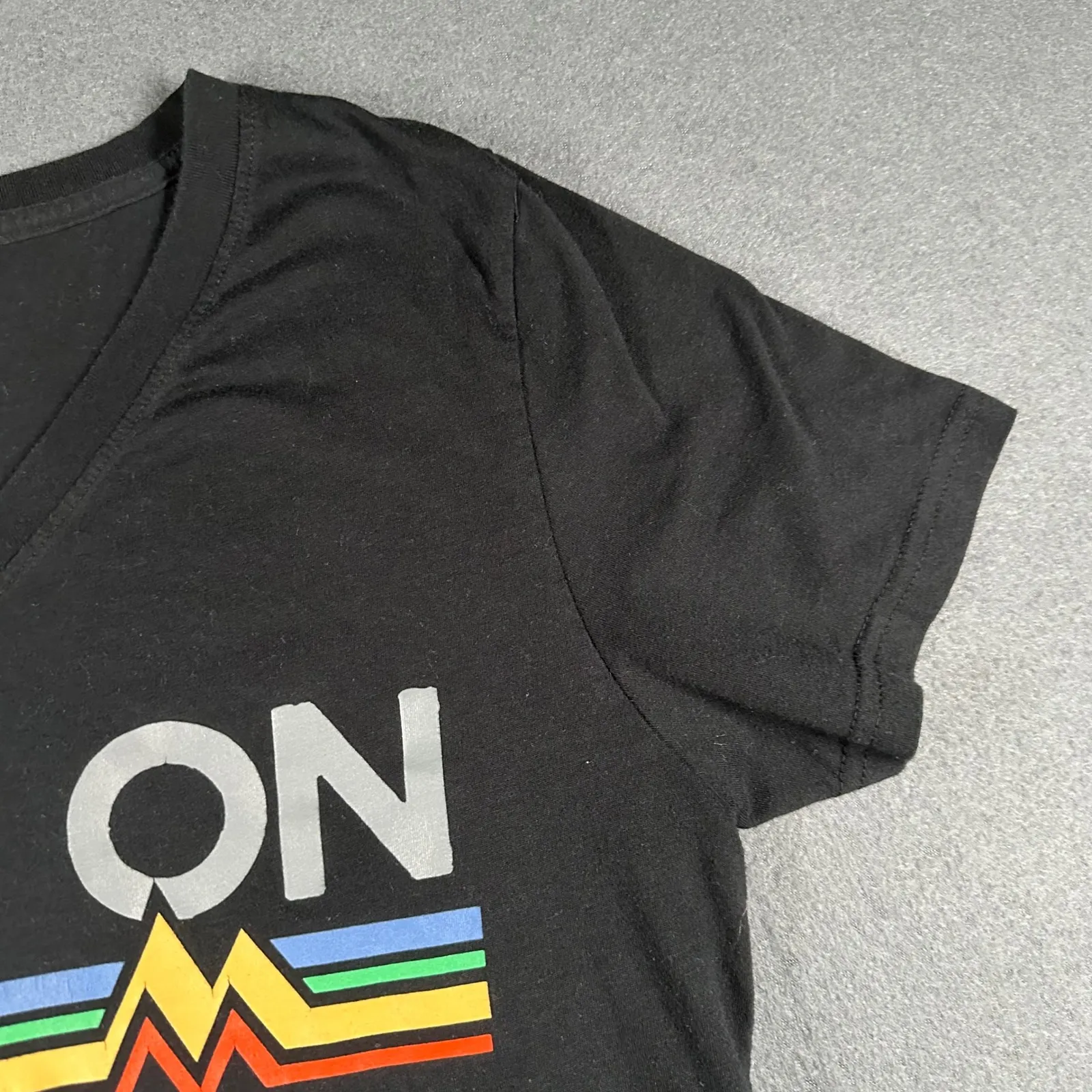 Merrell T-shirt Womens Lrg Hike On Black Short Sleeve V Neck Outdoors Athleisure - Image 6