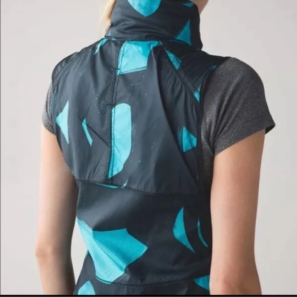 Lululemon Pack-It Vest Back Spin Stroke Peacock Blue Black Size 6 - Image 2