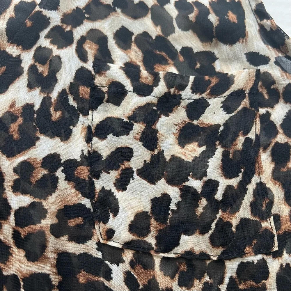 Wet Seal Sleeveless popover leopard print size xl - Image 4