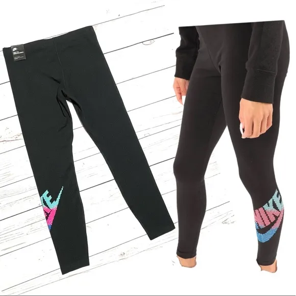 Nike Sportswear Club Leggings Size M - Image 2