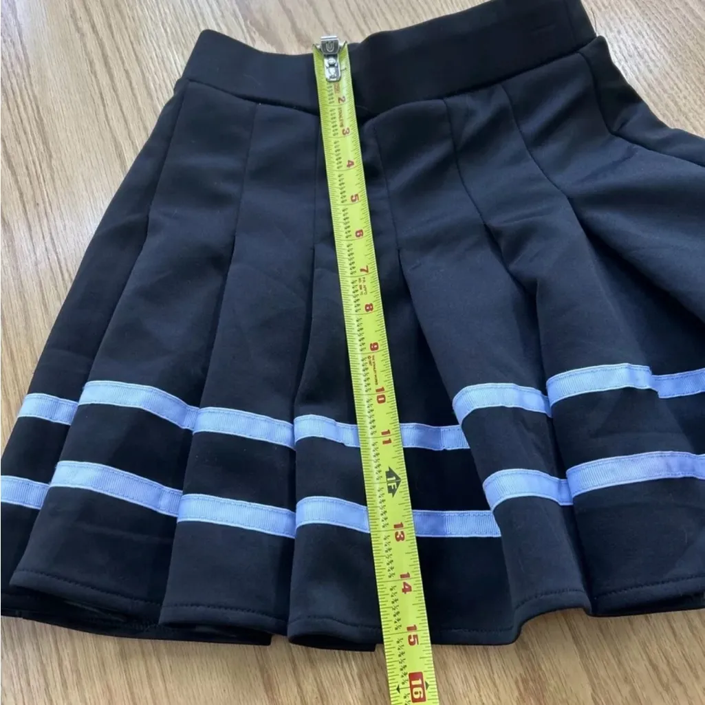 Spirit Halloween Women’s Black And White Pleated Kawaii Tennis Skirt Size XS - Image 4