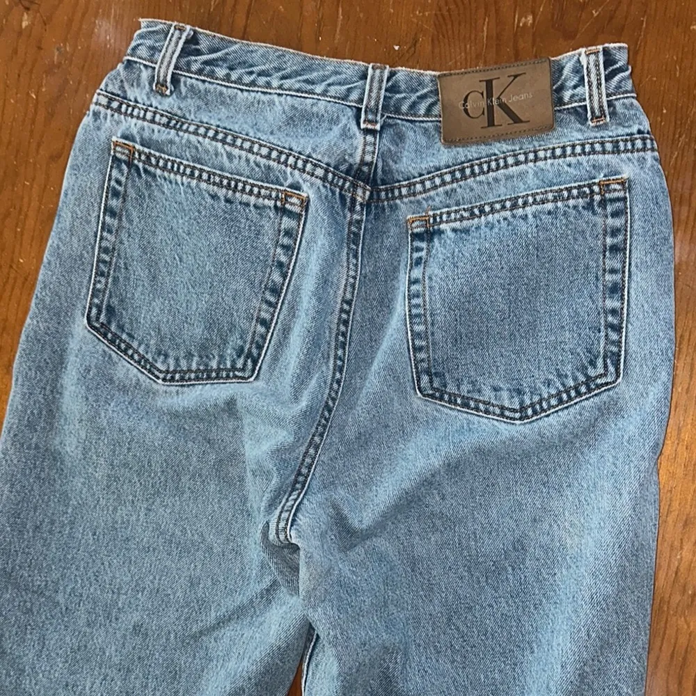 Vintage Calvin Klein women’s Classic light wash Blue Denim Jeans size 12 - Image 6
