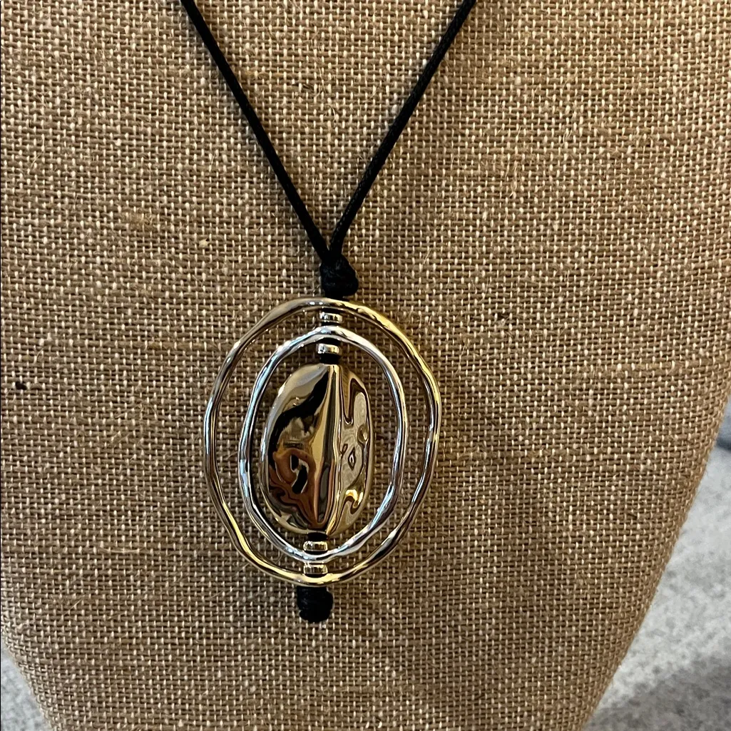 Bella Jack Blue Stone with Wavy Silver and Gold Tone Pendant Necklace - Image 3