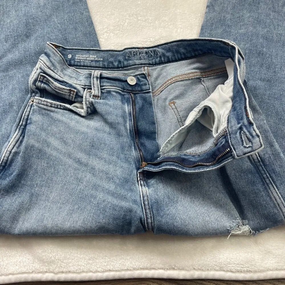 Arizona JUNIORS Highest-Rise Curvy Mom Jeans Distressed Size 9 Light Wash Denim - Image 7