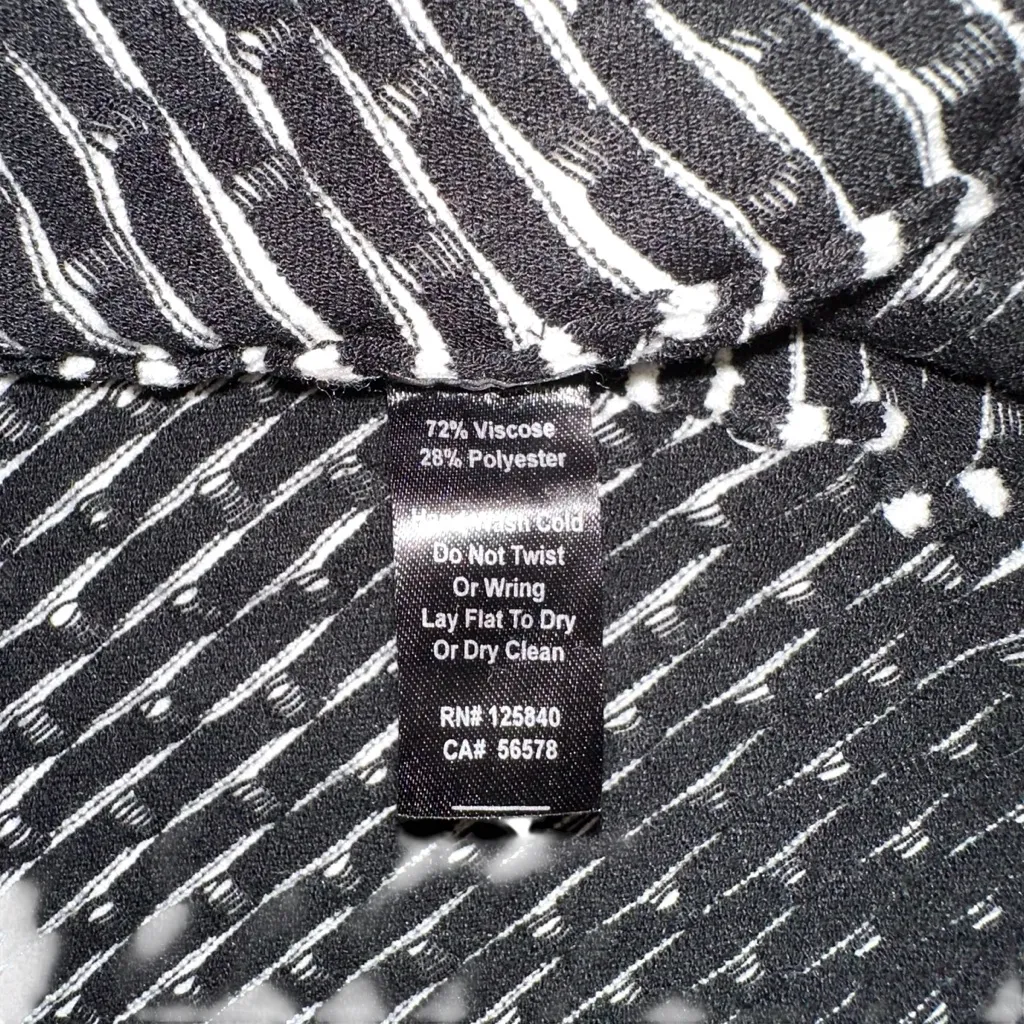 INTERMIX Black and White Knit Pull-on Skater Mini Skirt MEDIUM - Image 4