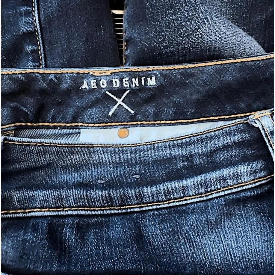 AEO Dark Wash Curvy Cropped Jegging Skinny Stretchy Fit Size 2 Short - Image 4