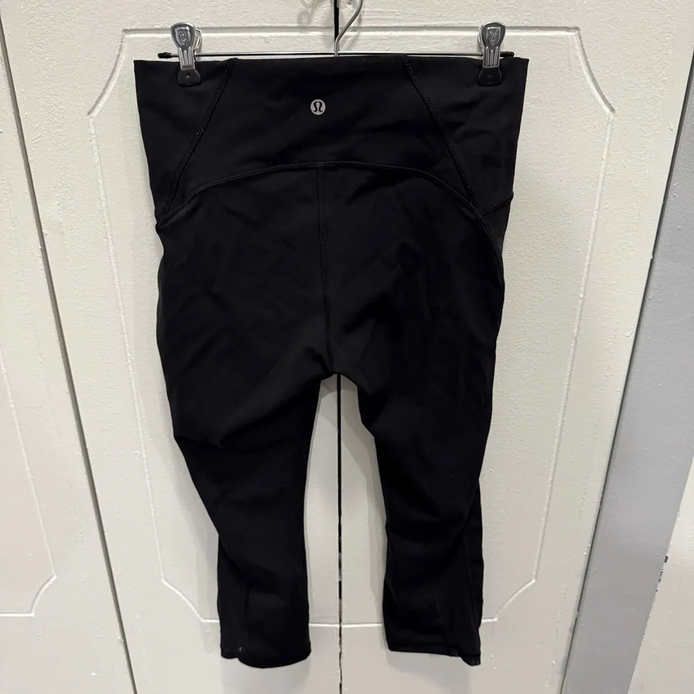 Lululemon Black Train Times Crop *21" - Image 6