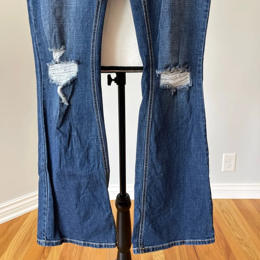 Wrangler  Embroidered Distressed Flare Jeans size 11/34 rodeo western southwest - Image 4