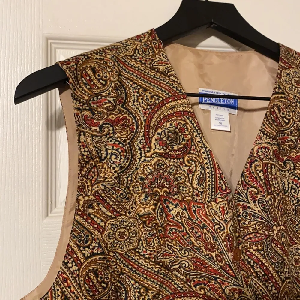 Vintage Pendleton paisley print button down vest, size 10P - Image 4