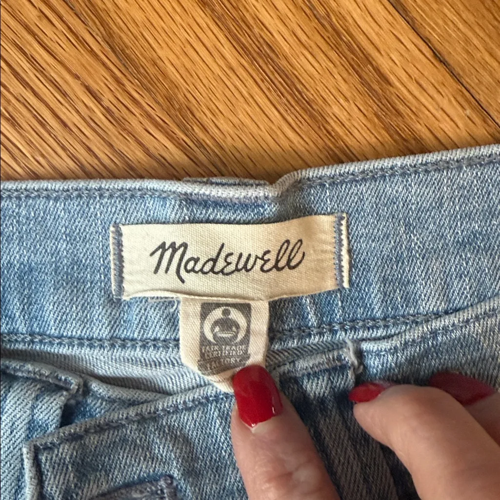 Madewell mid rise, kick out jeans - Image 2