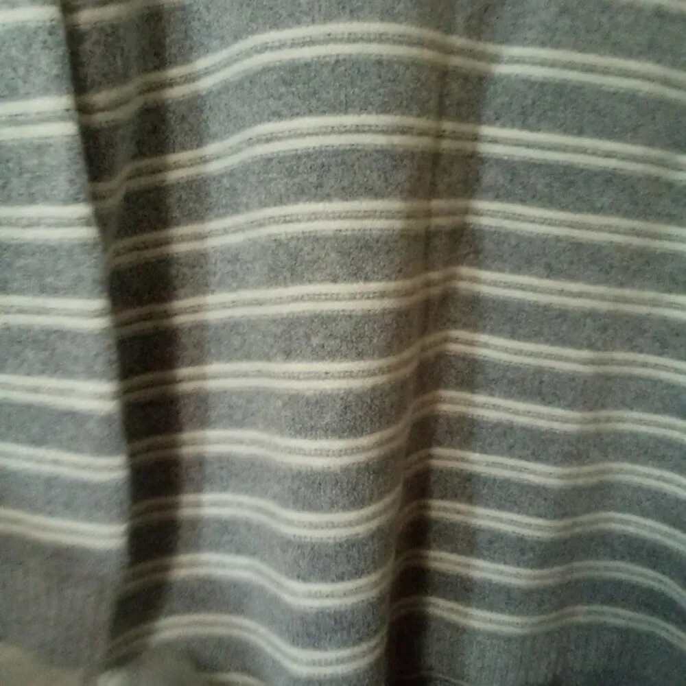 Soft sorrowndings small sweater top - Image 8