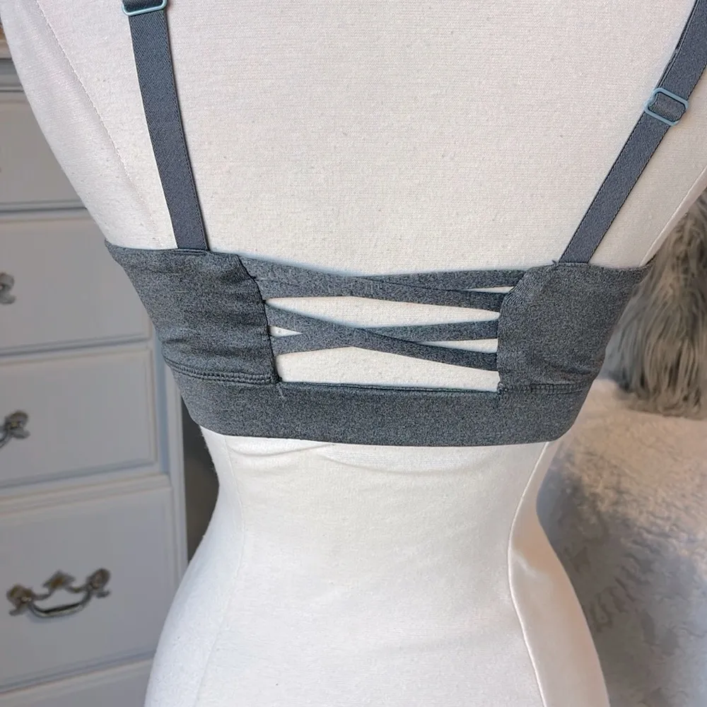 Sports Bra Gray XS Criss Cross Back - Image 6