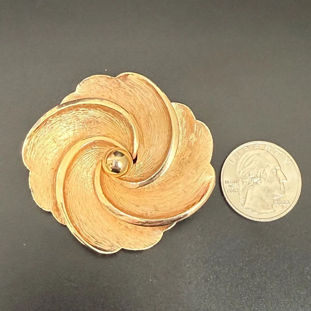 Vintage Unsigned Textured Gold - Image 3