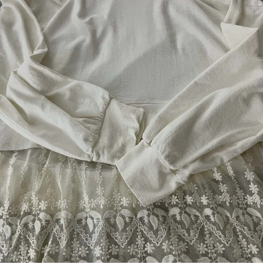 Monoreno Long Sleeve Hooded Top with Lace Trim, Sz M - Image 10