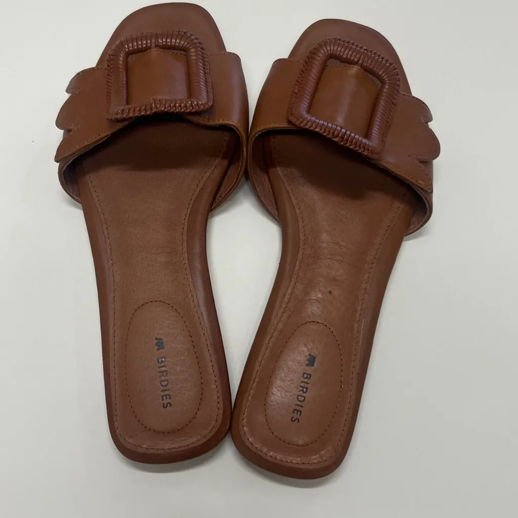 Birdies Putyin brown leather buckle one strap sandals. Size 9 - Image 3