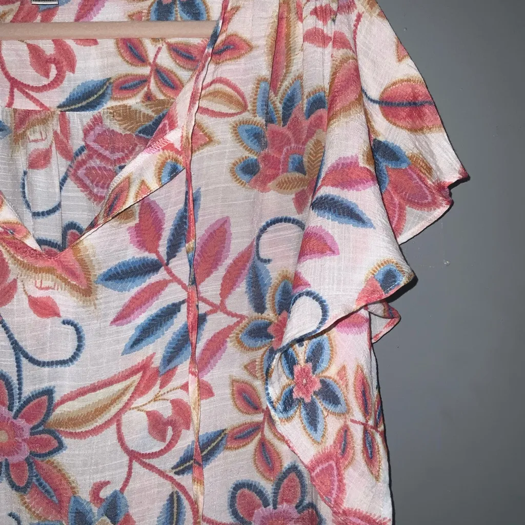 Counterparts Pink and Blue Floral Ruffle Short Sleeve Tie Front Blouse Large - Image 3