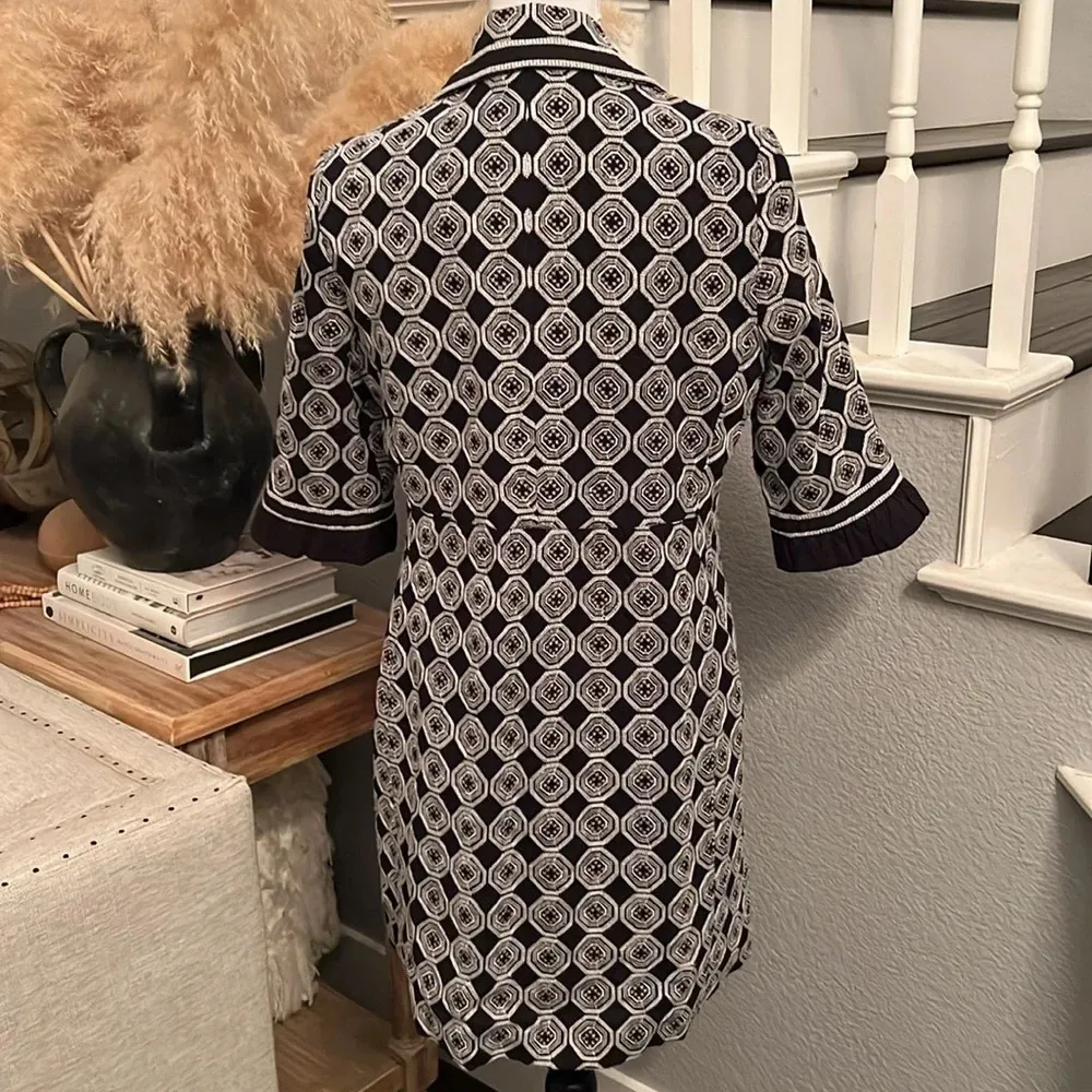 Tahari Calypso Coat Black White Geometric Embroidered Jacket Size Small - Image 5