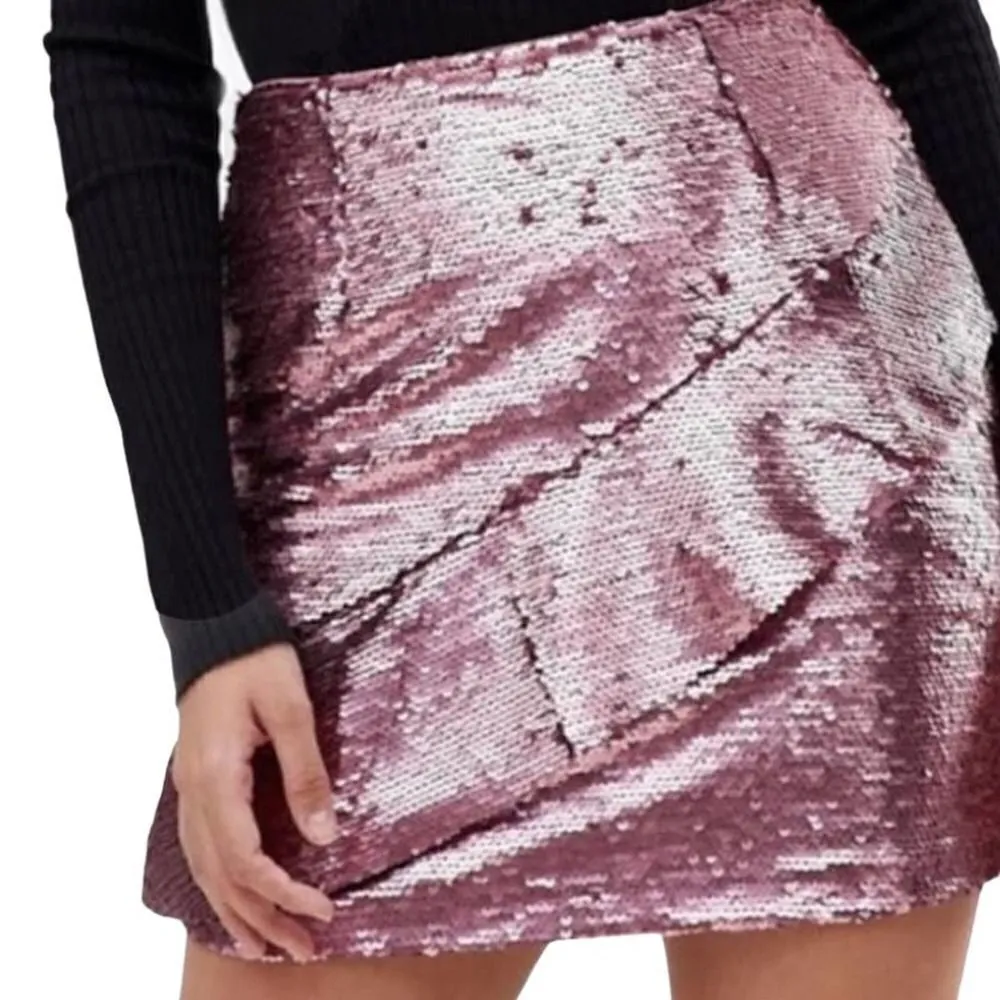 Glamorous Pink Sequined Skirt Size Medium - Image 3
