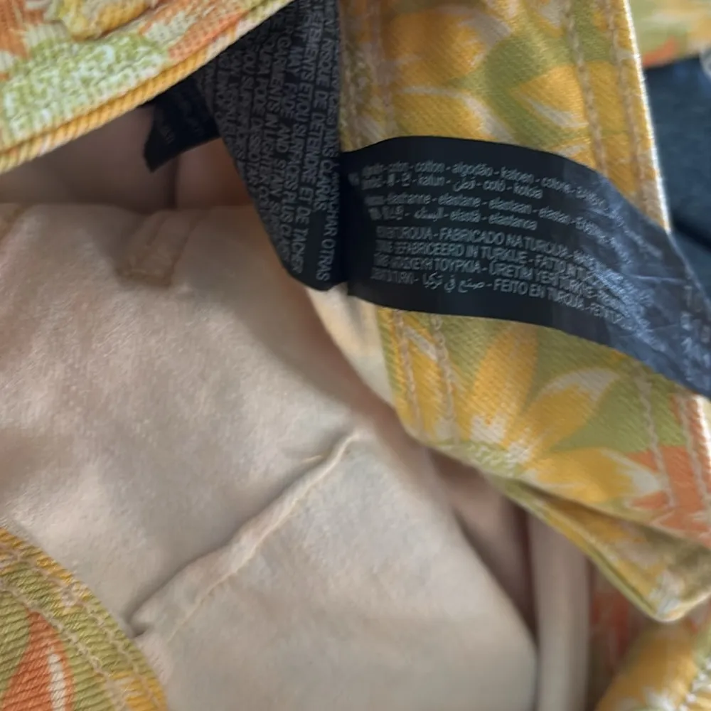 Zara Marine Straight High Waisted Yellow Sun Flower Denim Jean Sz 4 Ragged Hem - Image 9