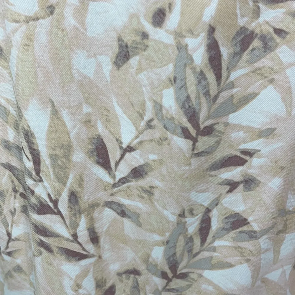 Forever 21 Cream Cropped Print Top - Image 4