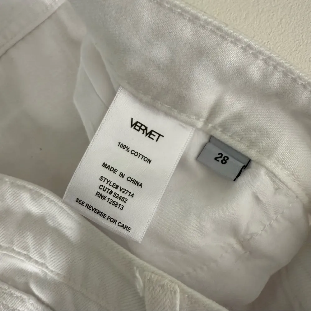 Vervet Lindsey 90’s Vintage Loose Fit White Distressed Women's Jean Wide Size 28 - Image 4