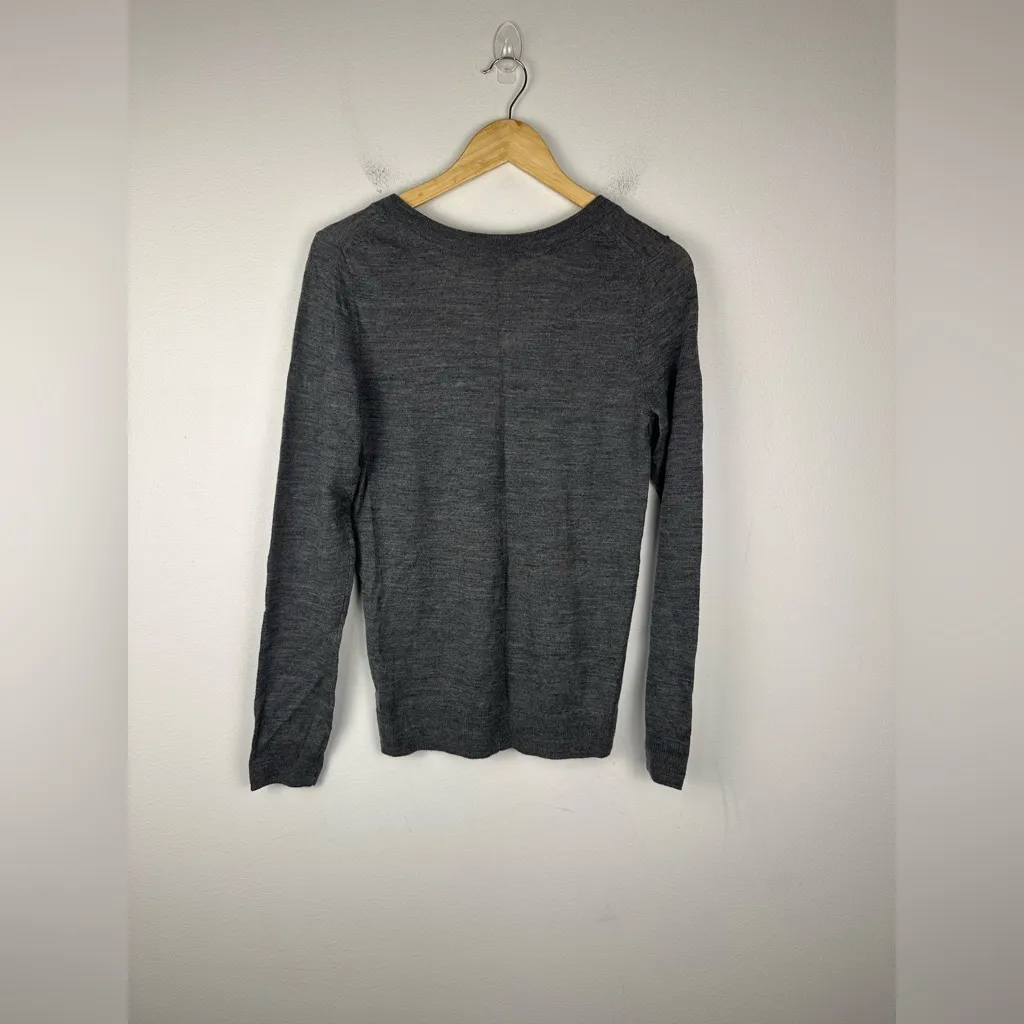 Gap Wool Gray Ultra Soft V Neck Sweater Sustainable Women’s Sz M - Image 4