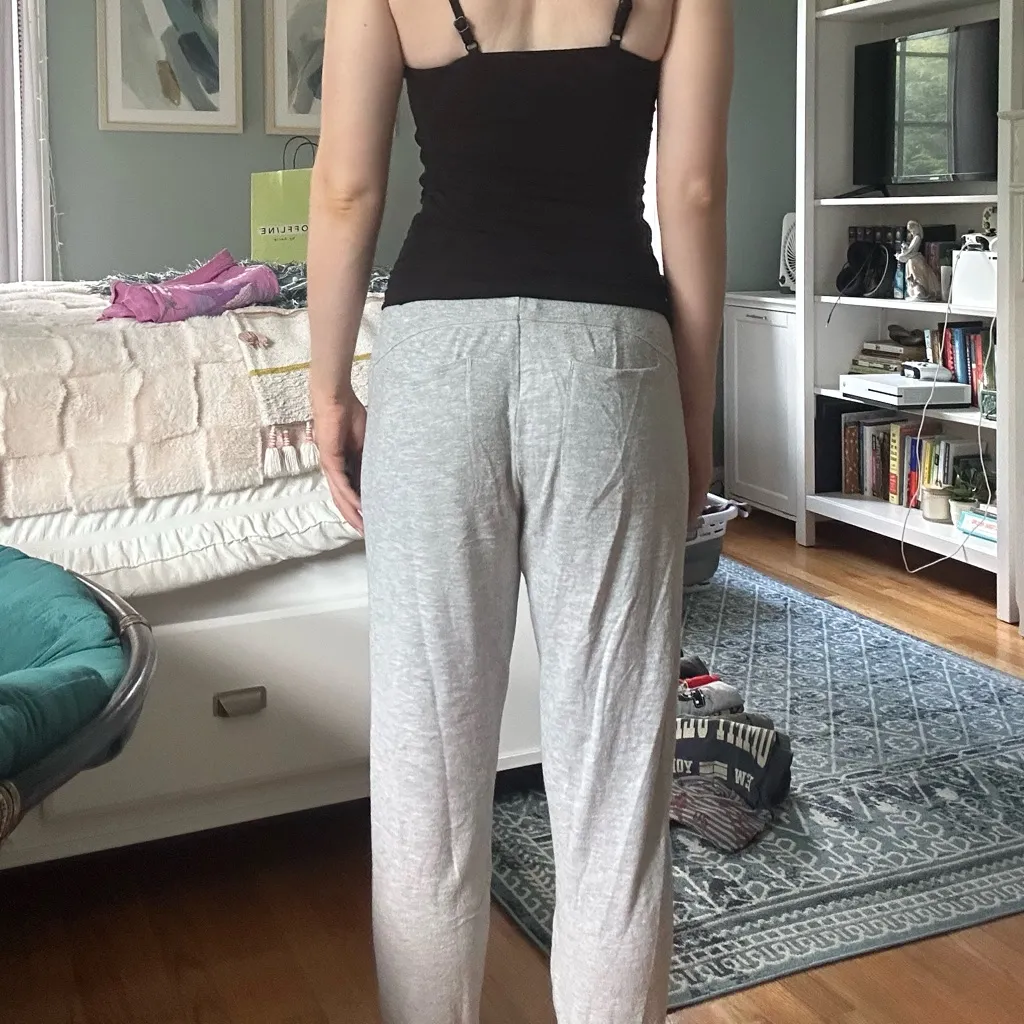 alo yoga fleece sweatpants - Image 4