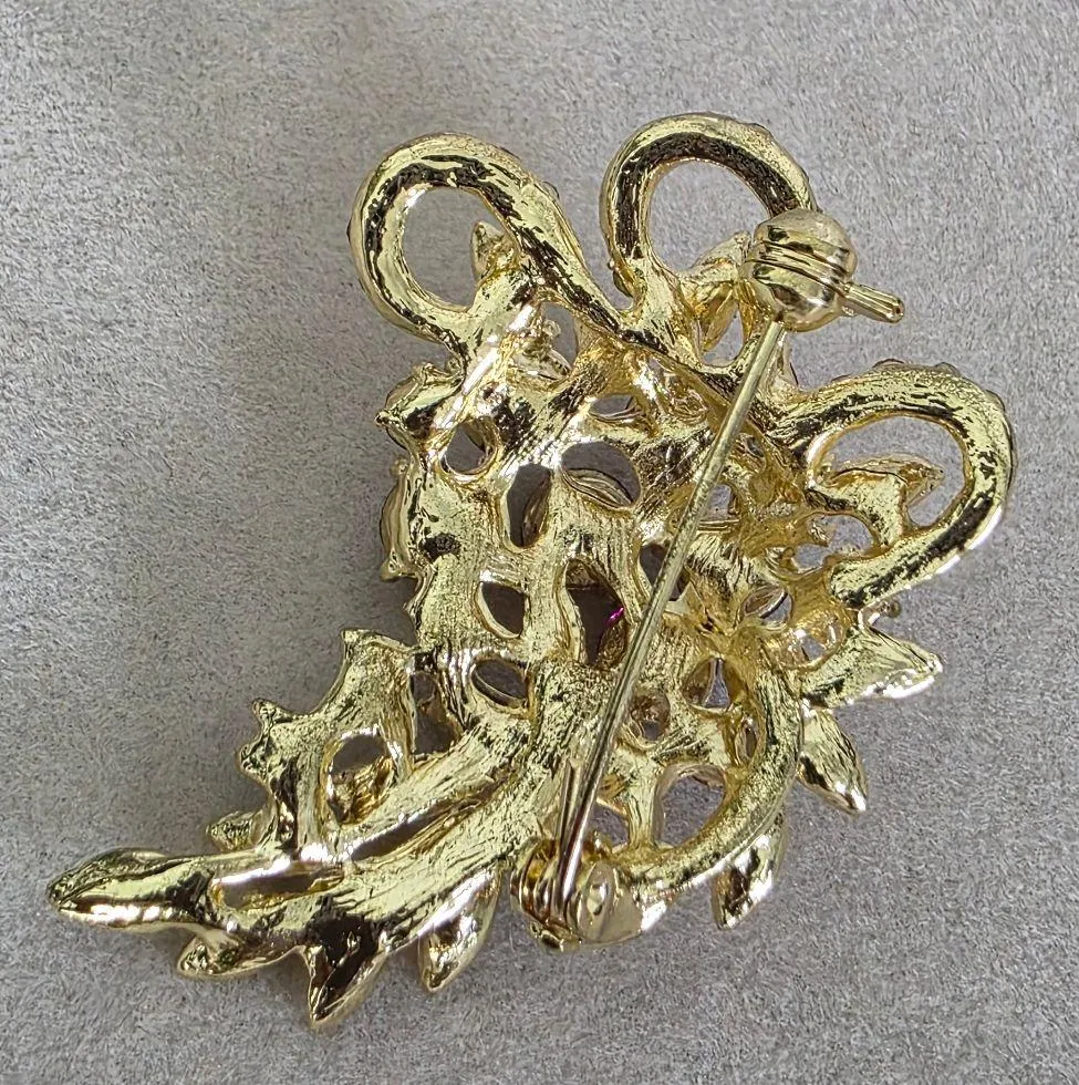 Vintage Gold Brooch Pin with Pink And Fuchia AB Stones - Image 5