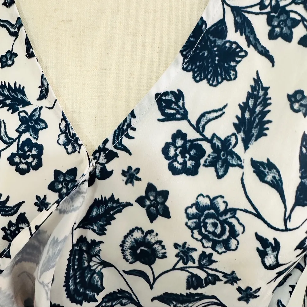 Lucky Brand Size XS Navy White Surplice Blouse Top Business Casual Preppy Chic - Image 9