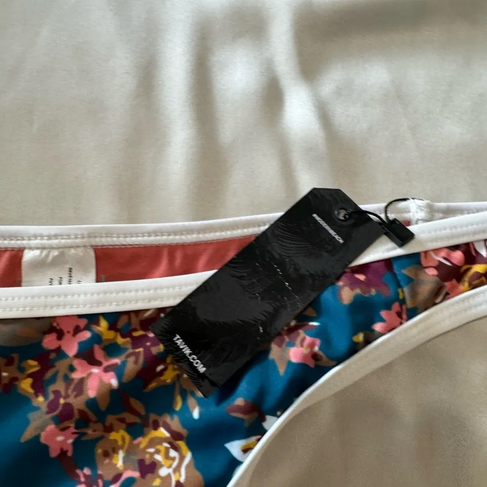 TAVIK floral swimming bottom 💐 Size L - Image 10