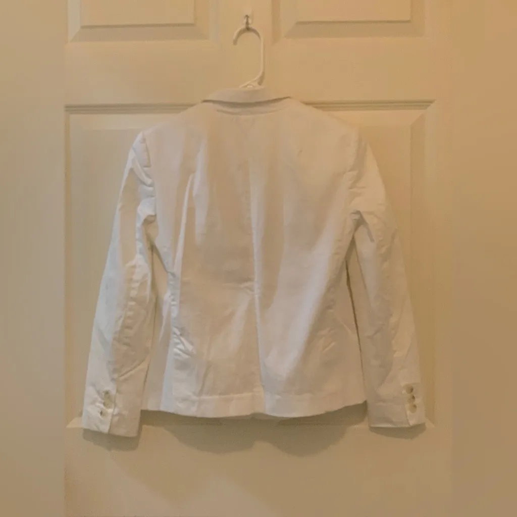 Banana Republic White Double Button Blazer.   Size-4 - Image 3