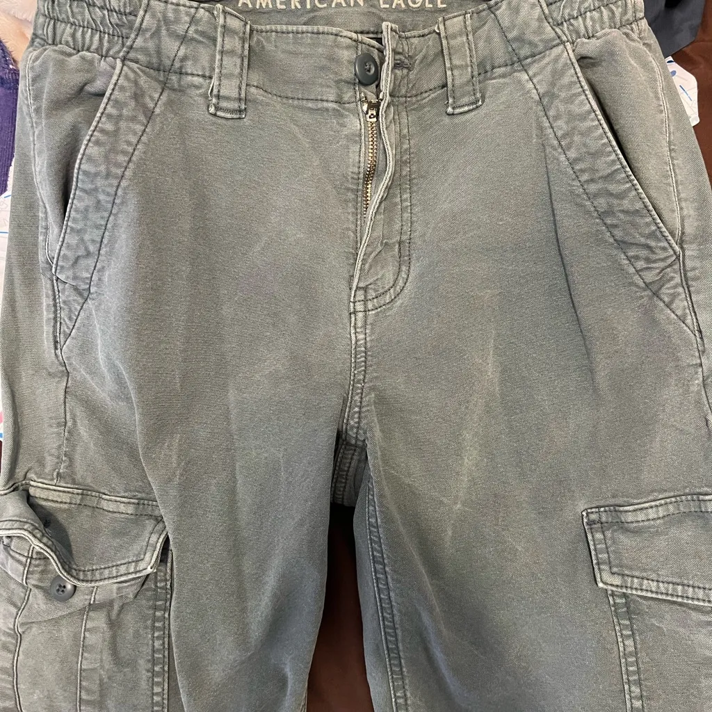 American Eagle Outfitters Women's Blue Cargo Jeans - Image 4
