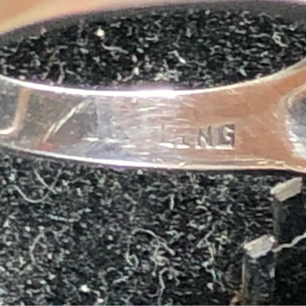 Sterling Silver Garnet & Marcasites Ring sz 6 - Image 7