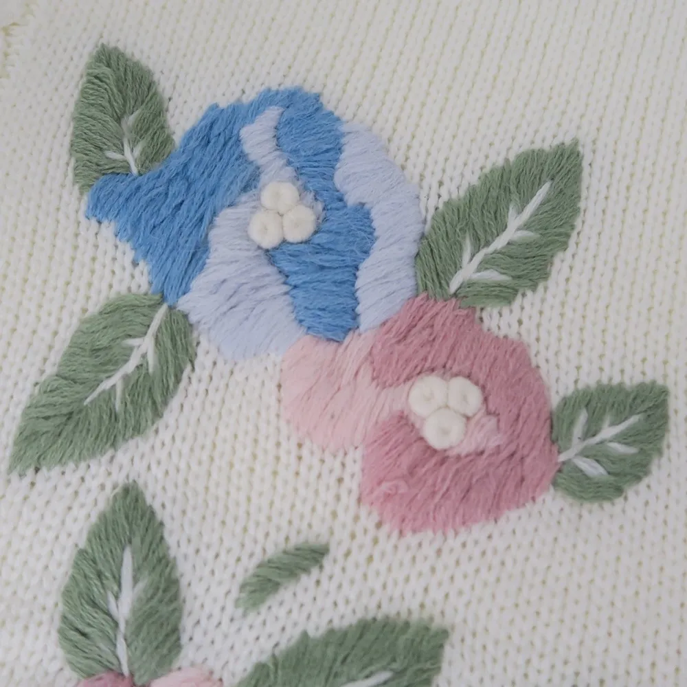 Vintage 80s Floral Granny Cottagecore Sweater White Size M - Image 5