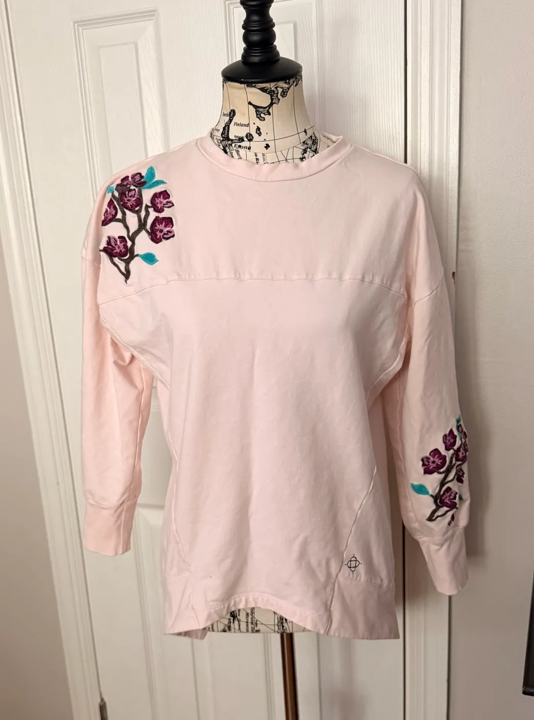 Satva Floral Embroidery Sweatshirt active sport athletic Blush organic cotton S Pink - Image 1