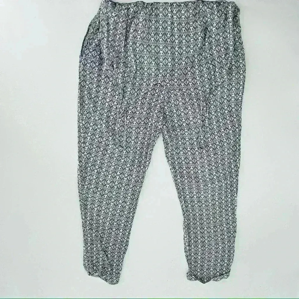 ZARA  Spaghetti Strap Boho Printed Jumpsuit with Pockets Size‎ Medium - Image 10