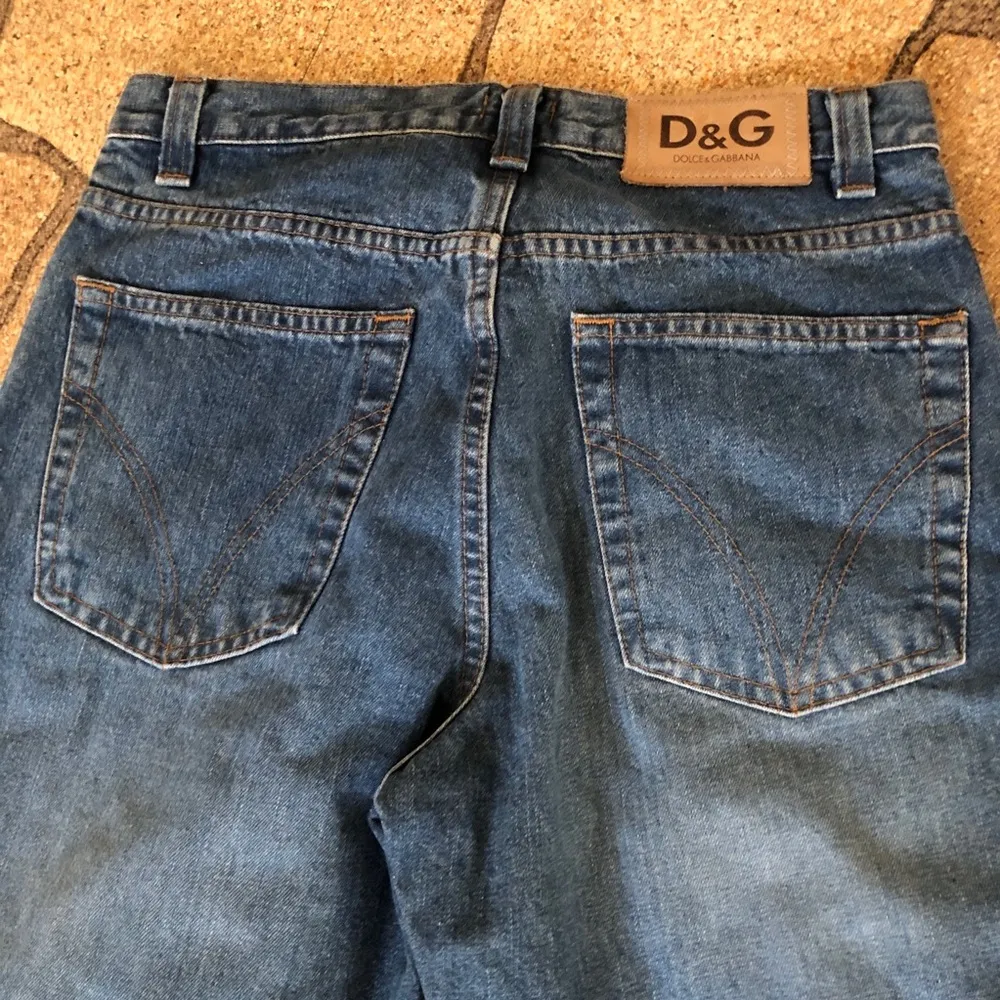 D&G Women’s Slim Straight Button Fly Jeans Sz. 29 Waist 14x27” - Image 7